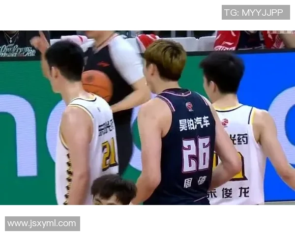 杯赛点评：北京篮球队在比赛经验上的出色表现与战术分析