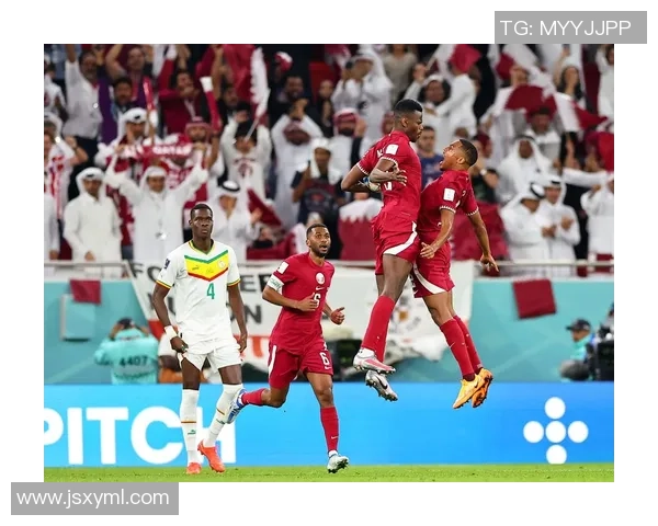 足球明星在卡塔尔的高清图片展示与精彩瞬间回顾 足球明星在卡塔尔的高清图片展示与精彩瞬间回顾