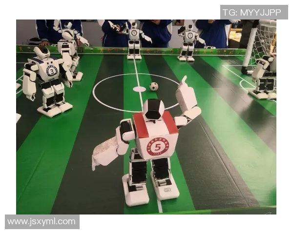 足球明星机器人助力青少年足球梦想实现新篇章 足球明星机器人助力青少年足球梦想实现新篇章