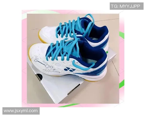 羽毛球装备选购：球鞋推荐